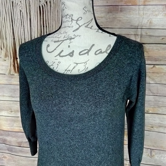 UO | Sparkle & Fade Grey Slashed V-Back Sweater - Picture 3 of 8